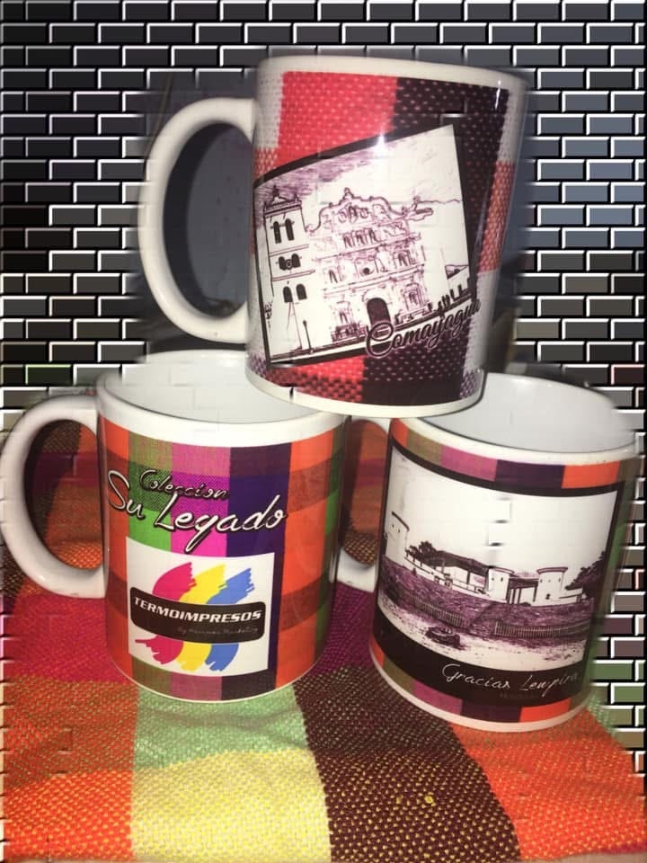 Kits corporativos navideños con artículos personalizados — regalo empresarial
